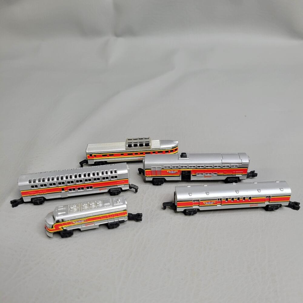 Galoob Micro Machines 1990 Power Sounds Train Set Passenger Locomotive & Cars